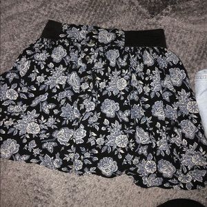 American Eagle Floral Button up Skirt